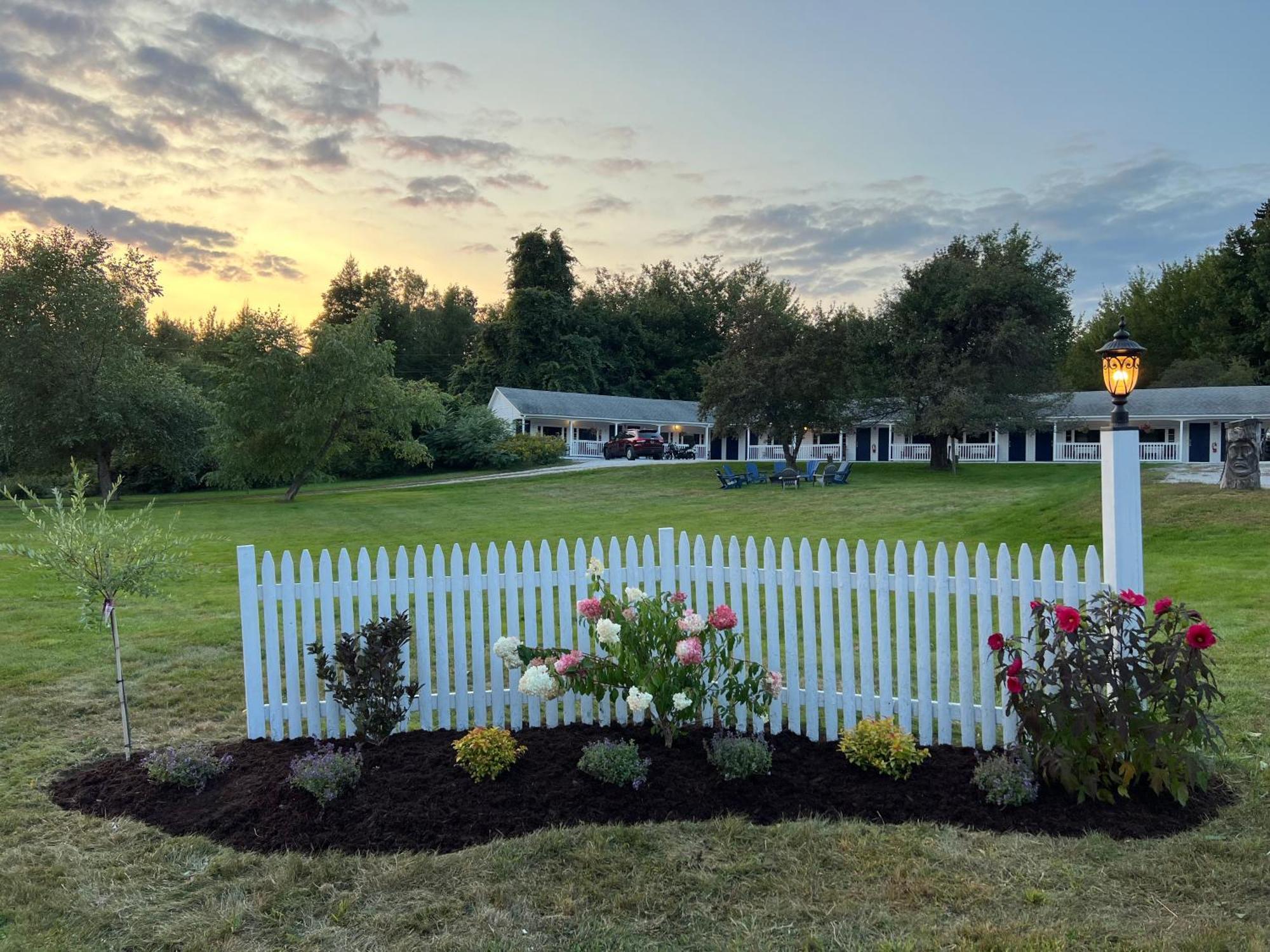 Yardarm Motel Searsport Exteriér fotografie